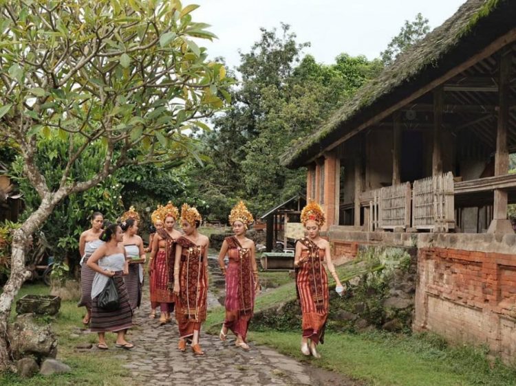 Kết quả hình ảnh cho ancient hOuse in bali