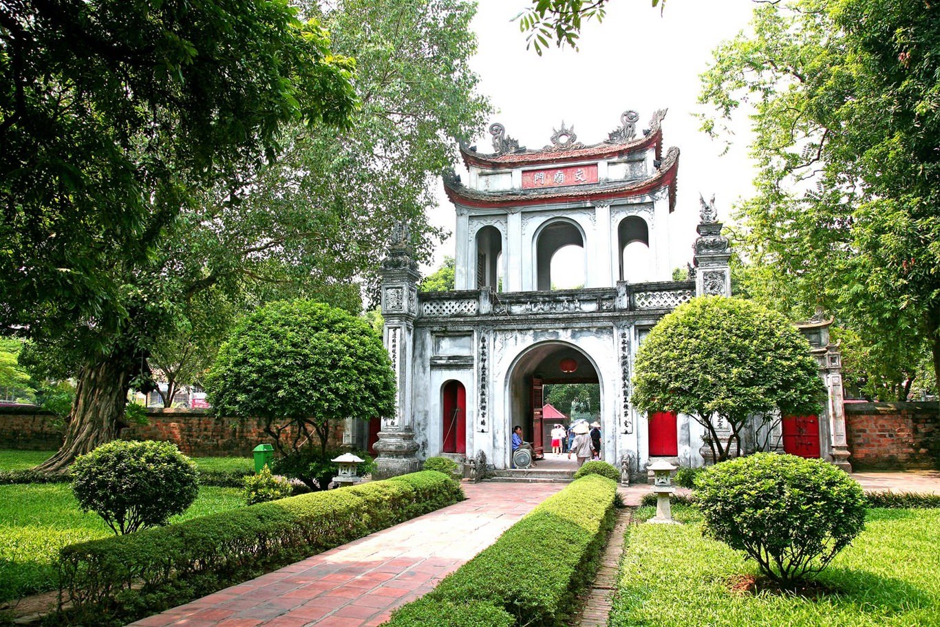 Khám phá vẻ đẹp của thủ đô Hà Nội